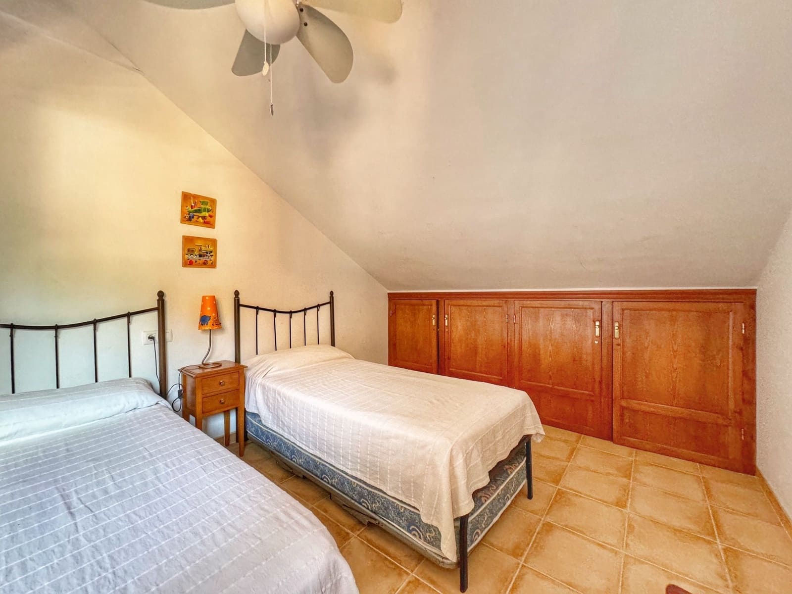 3 soverom Kjedet enebolig til salgs i Calpe / Calp med svømmebasseng garasje - € 499 000 (Ref: 8490636)