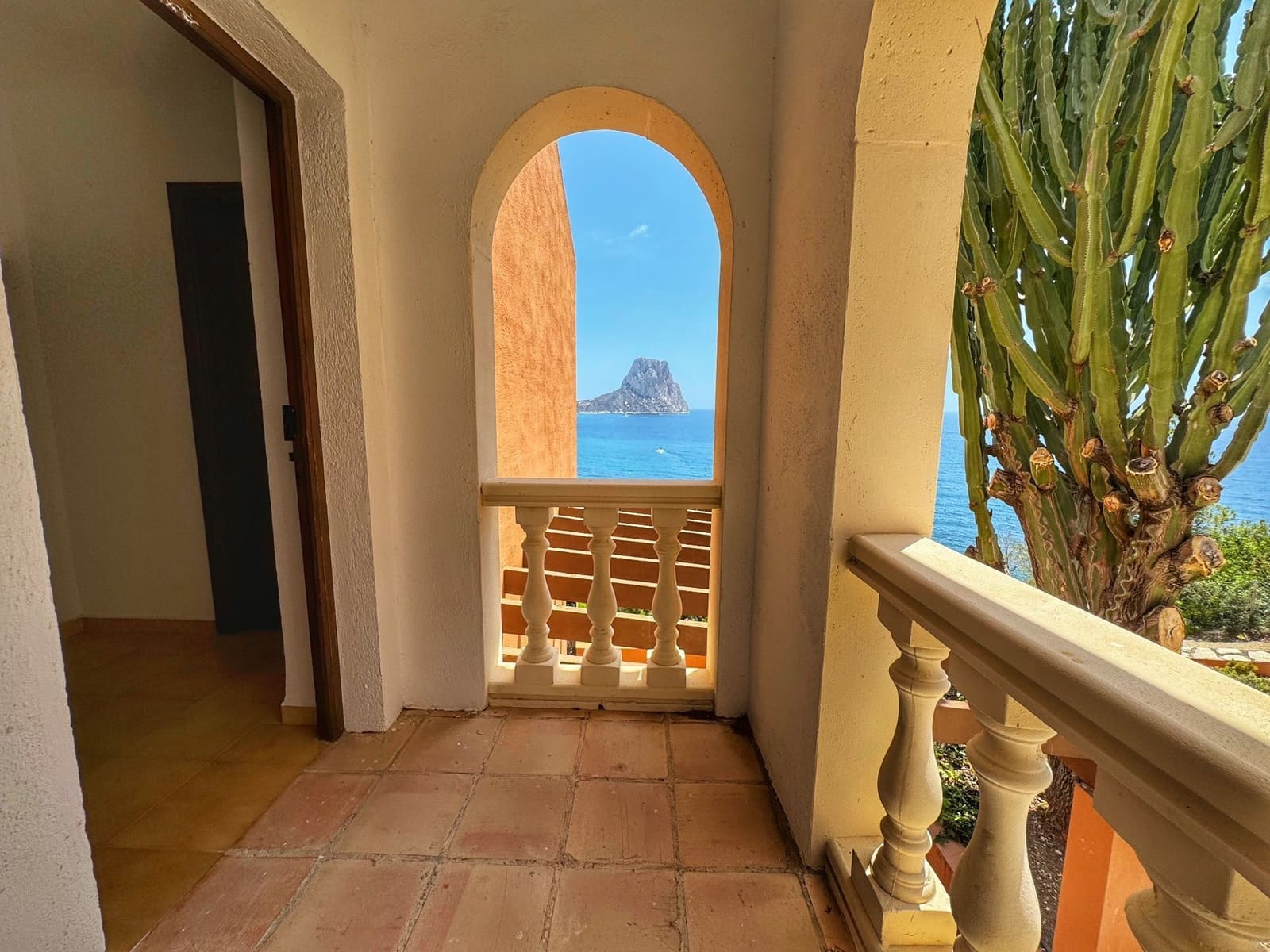 3 soverom Kjedet enebolig til salgs i Calpe / Calp med svømmebasseng garasje - € 499 000 (Ref: 8490636)