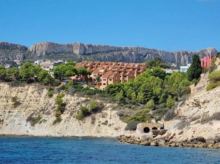 3 soverom Kjedet enebolig til salgs i Calpe / Calp med svømmebasseng garasje - € 499 000 (Ref: 8490636)