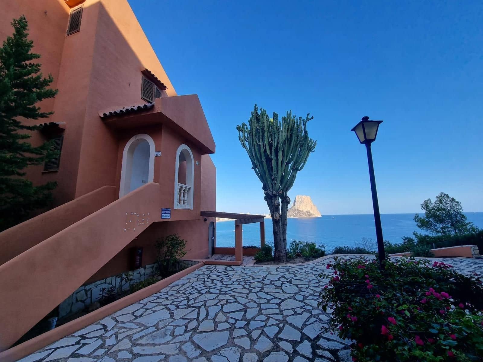 3 Zimmer Doppelhaus zu verkaufen in Calpe / Calp mit Pool Garage - 498.000 € (Ref: 8490636)