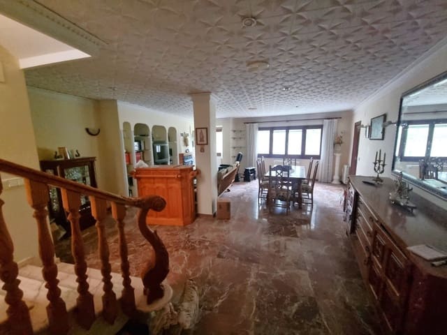 10 bedroom Townhouse for sale in Benissa - € 300,000 (Ref: 8561205)