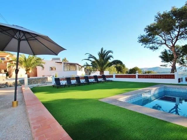 5 soverom Villa til salgs i Calpe / Calp med svømmebasseng garasje - € 850 000 (Ref: 8634293)