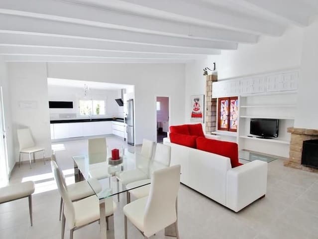 5 soverom Villa til salgs i Calpe / Calp med svømmebasseng garasje - € 850 000 (Ref: 8634293)
