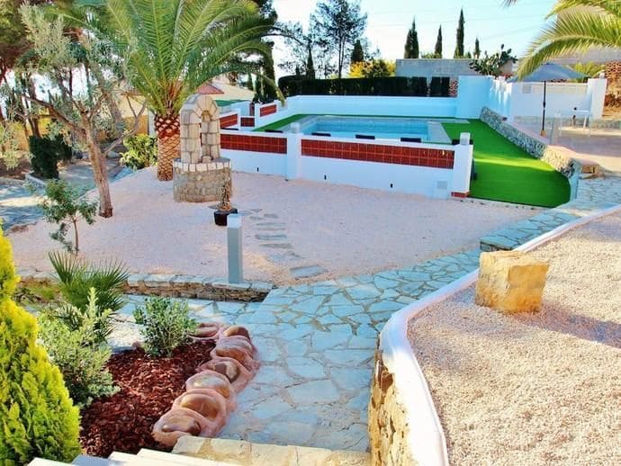 5 bedroom Villa for sale in Calpe / Calp with pool garage - € 850,000 (Ref: 8634293)