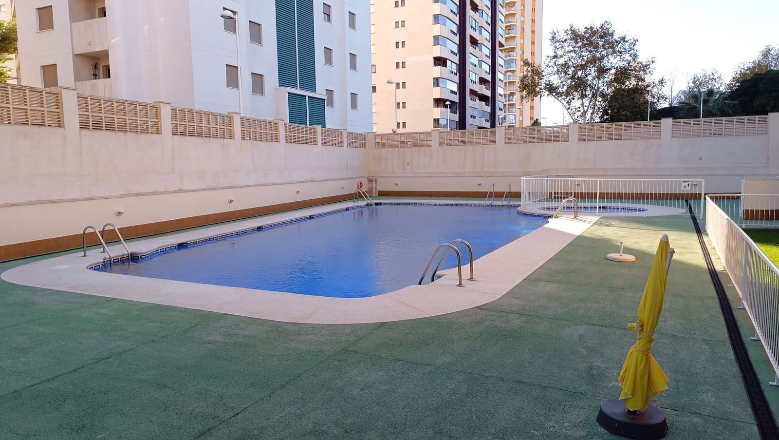 3 bedroom Apartment for sale in Calpe / Calp with pool - € 255,000 (Ref: 8654594)