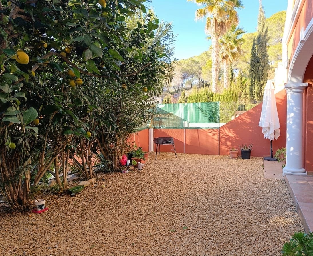 2 bedroom Bungalow for sale in Calpe / Calp with pool garage - € 285,000 (Ref: 8812120)