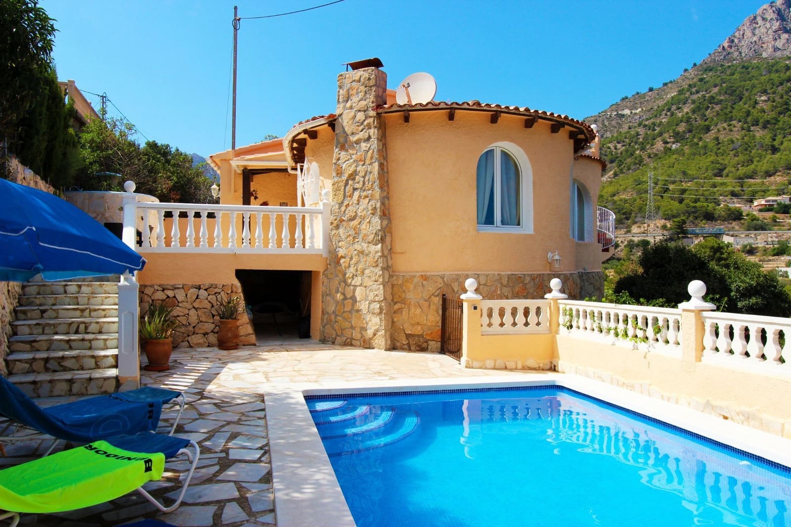 3 soverom Villa til salgs i Calpe / Calp med svømmebasseng garasje - € 460 000 (Ref: 9073187)