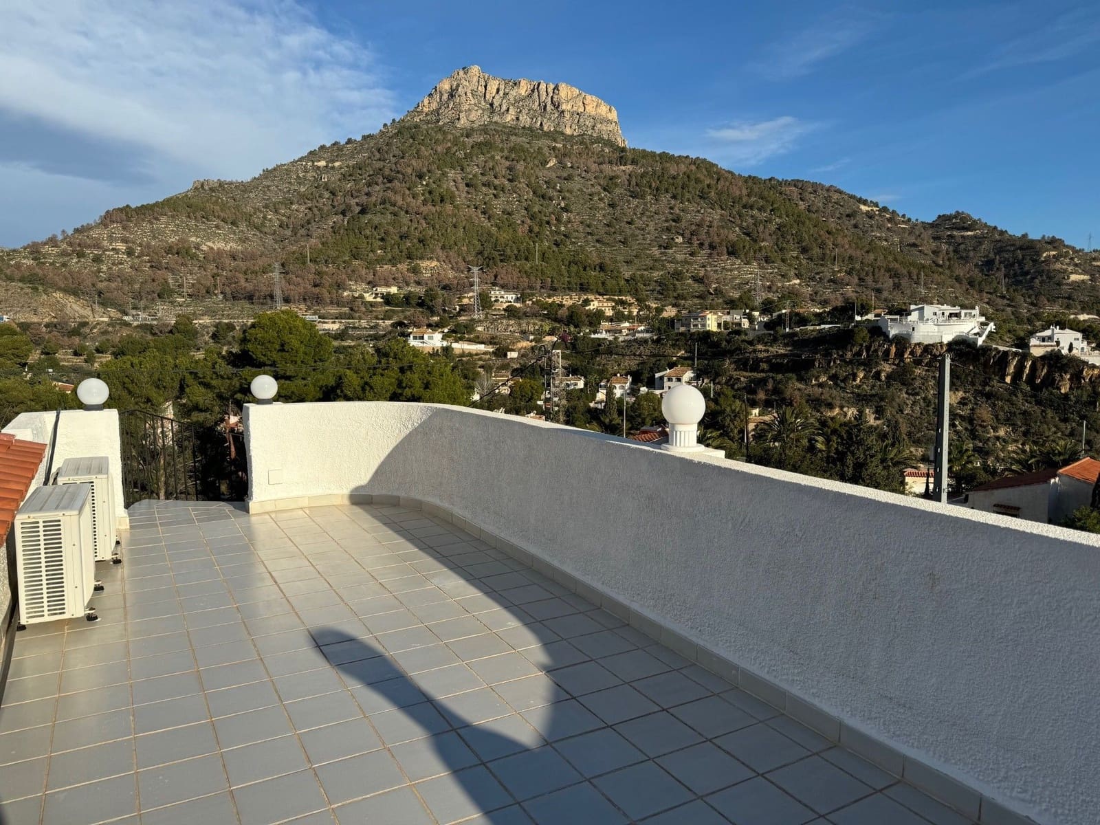 3 bedroom Villa for sale in Calpe / Calp with pool garage - € 645,000 (Ref: 9084955)