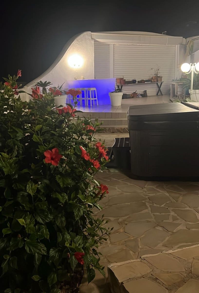 3 bedroom Villa for sale in Calpe / Calp with pool garage - € 645,000 (Ref: 9084955)