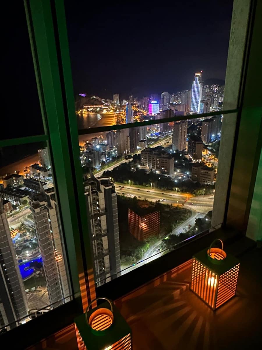 2 soverom Leilighet til salgs i Benidorm med svømmebasseng garasje - € 749 000 (Ref: 9108467)