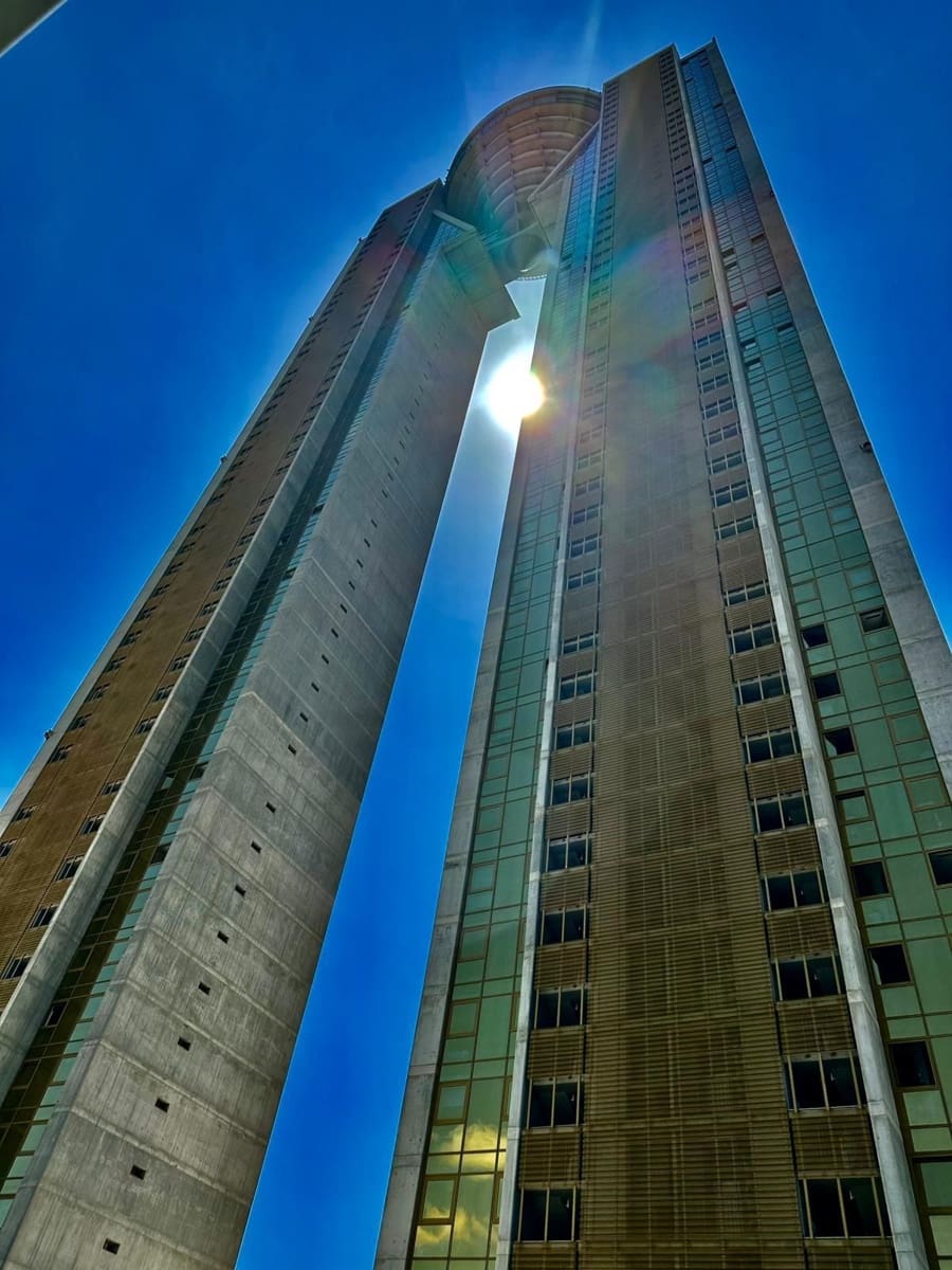 2 soverom Leilighet til salgs i Benidorm med svømmebasseng garasje - € 749 000 (Ref: 9108467)