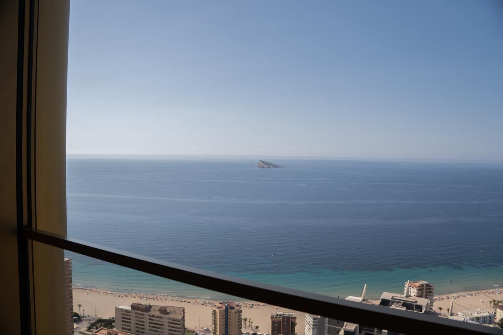 2 soverom Leilighet til salgs i Benidorm med svømmebasseng garasje - € 749 000 (Ref: 9108467)