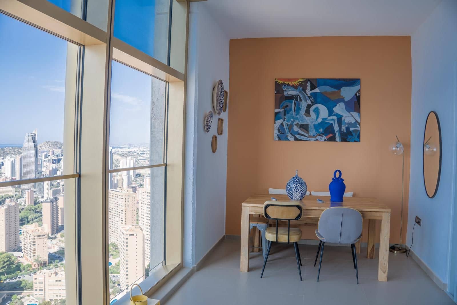 2 soverom Leilighet til salgs i Benidorm med svømmebasseng garasje - € 749 000 (Ref: 9108467)