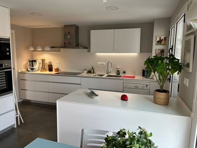 3 sovrum Lägenhet till salu i Calpe / Calp med pool garage - 875 000 € (Ref: 9212560)