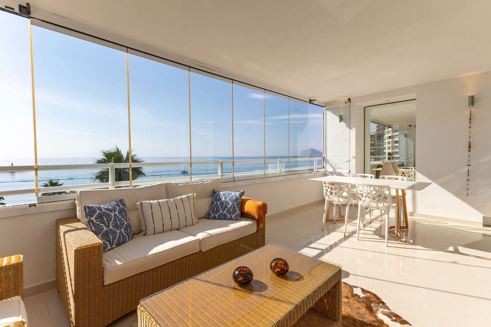 2 bedroom Apartment for sale in Calpe / Calp - € 875,000 (Ref: 9303099)