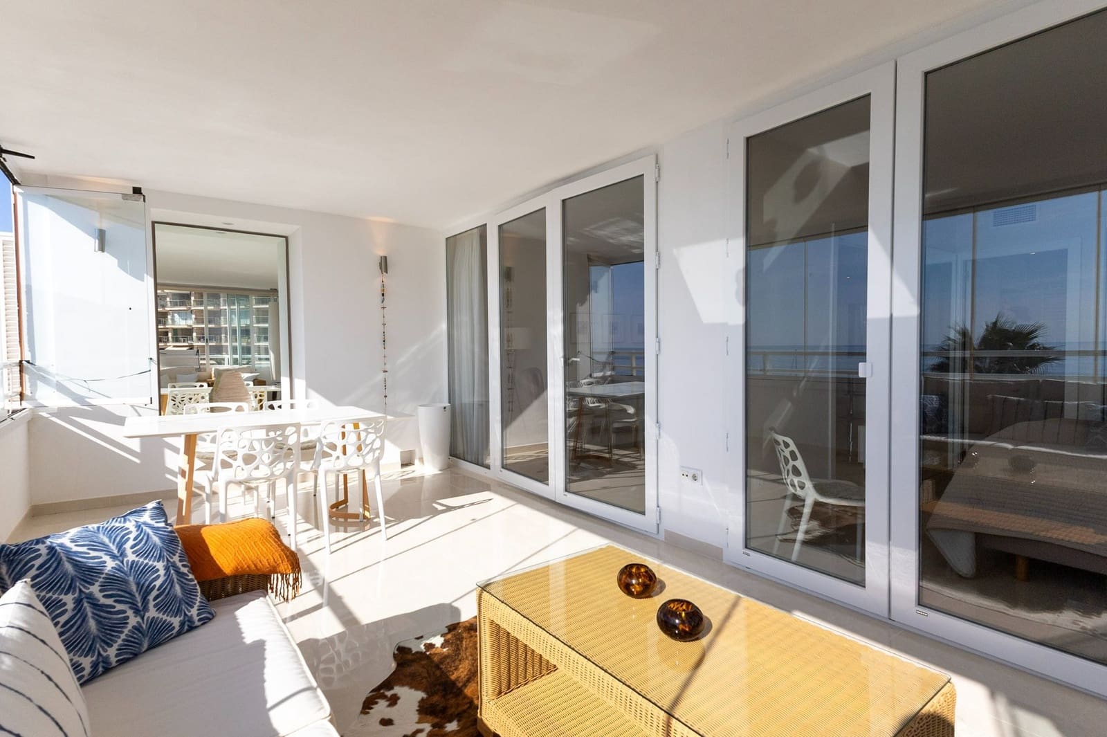 2 bedroom Apartment for sale in Calpe / Calp - € 875,000 (Ref: 9303099)