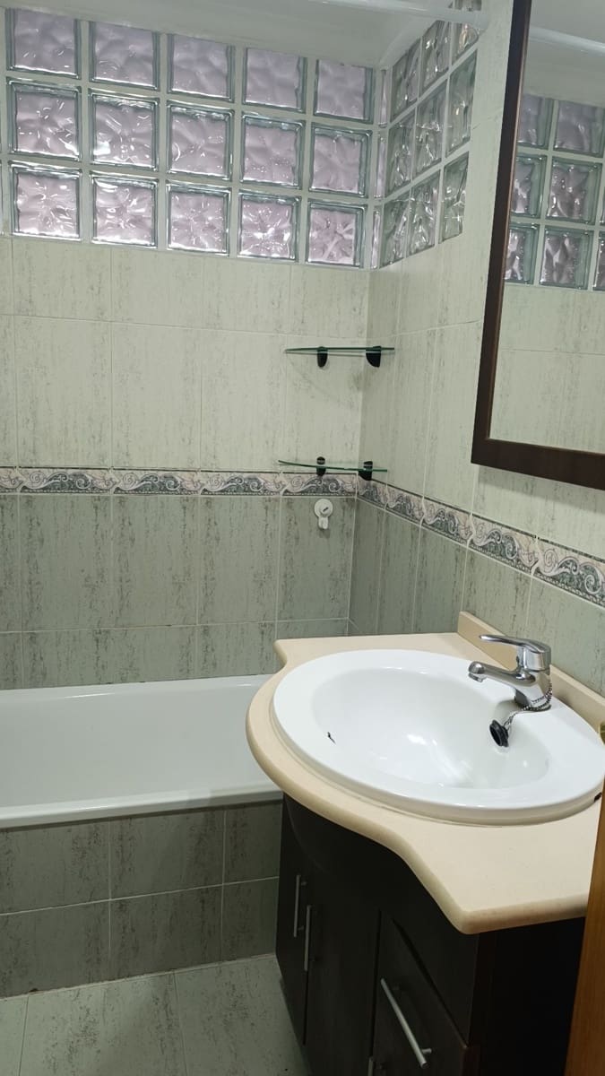 2 makuuhuone Huoneisto myytävänä paikassa Calpe / Calp mukana uima-altaan 
autotalli - 280 000 € (Ref: 9488203)