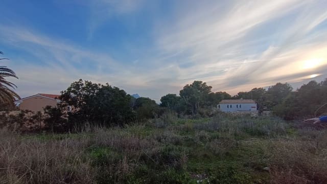 Grunde uden byggetilladelser til salg i Benissa - € 510.000 (Ref: 9524004)