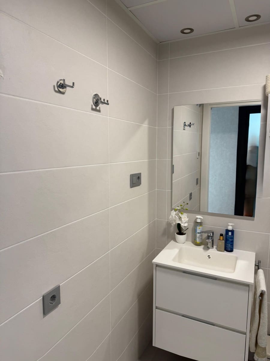 Apartamento de 3 habitaciones en Benidorm en venta con piscina garaje - 625.000 € (Ref: 9533272)