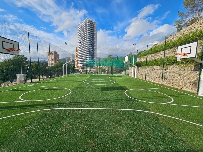 Apartamento de 3 habitaciones en Benidorm en venta con piscina garaje - 625.000 € (Ref: 9533272)