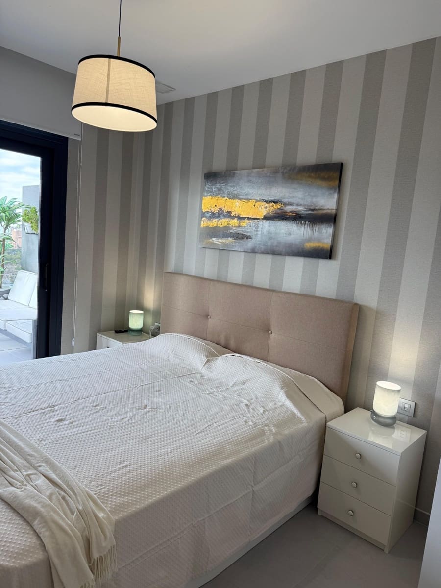 Apartamento de 3 habitaciones en Benidorm en venta con piscina garaje - 625.000 € (Ref: 9533272)