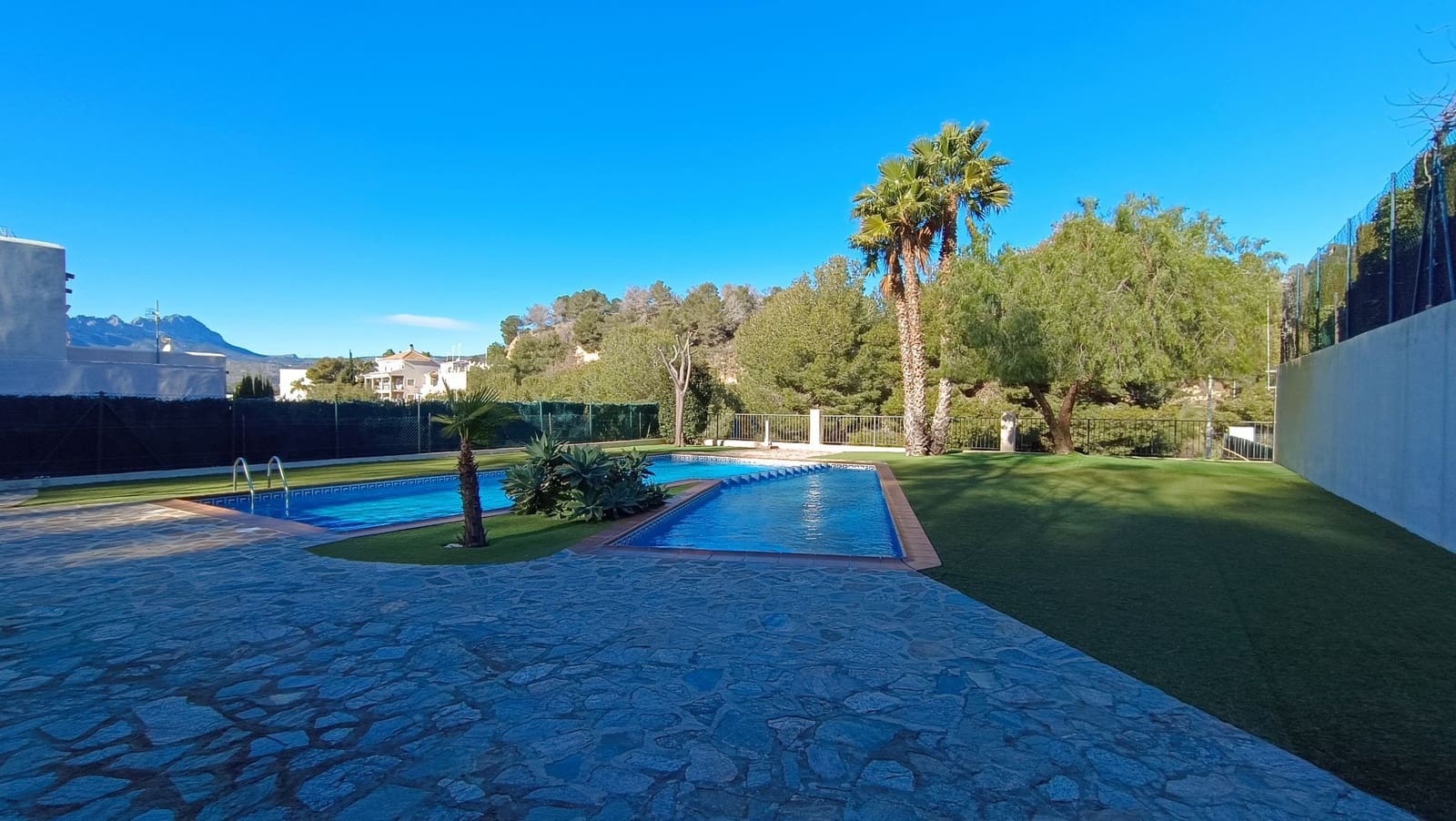 3 soveværelse Semi-Rækkehus til salg i Calpe / Calp med swimmingpool garage - € 375.000 (Ref: 9540845)