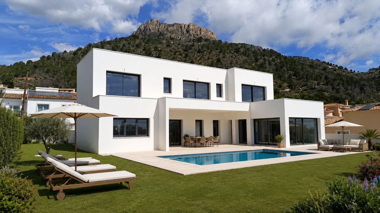 3 Zimmer Villa zu verkaufen in Calpe / Calp mit Pool Garage - 950.000 € (Ref: 9842630)