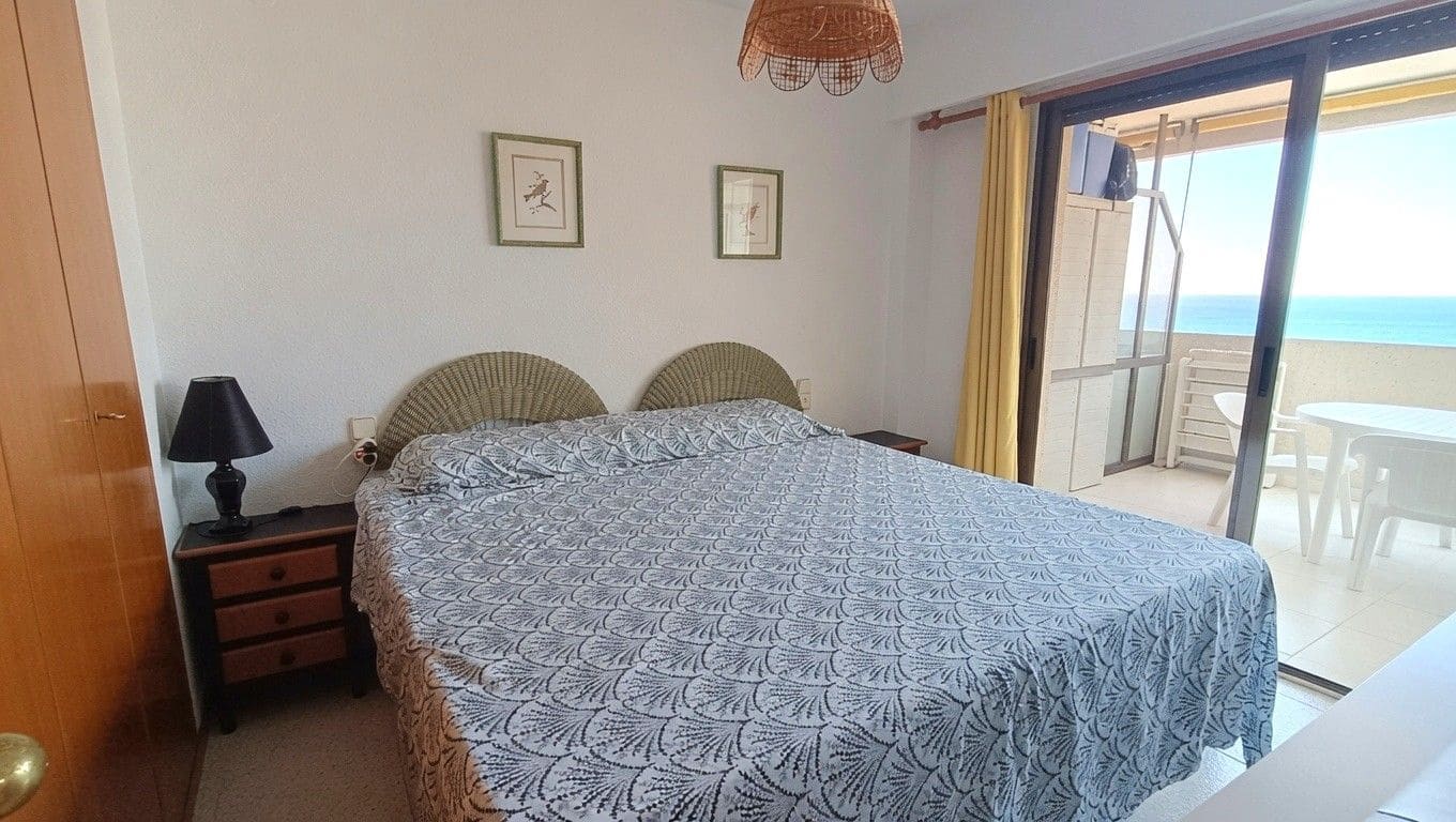 1 quarto Apartamento para venda em Calpe / Calp com piscina - 298 000 € (Ref: 9953793)