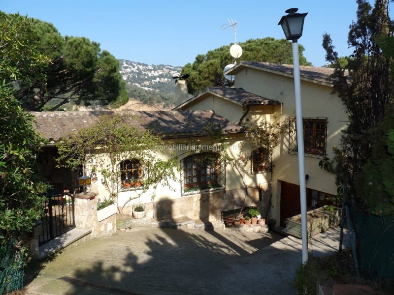 8 sovrum Villa till salu i Lloret de Mar - 310 000 € (Ref: 7694927)