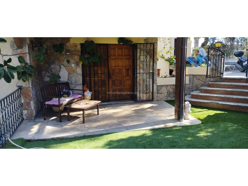 8 sovrum Villa till salu i Lloret de Mar - 310 000 € (Ref: 7694927)