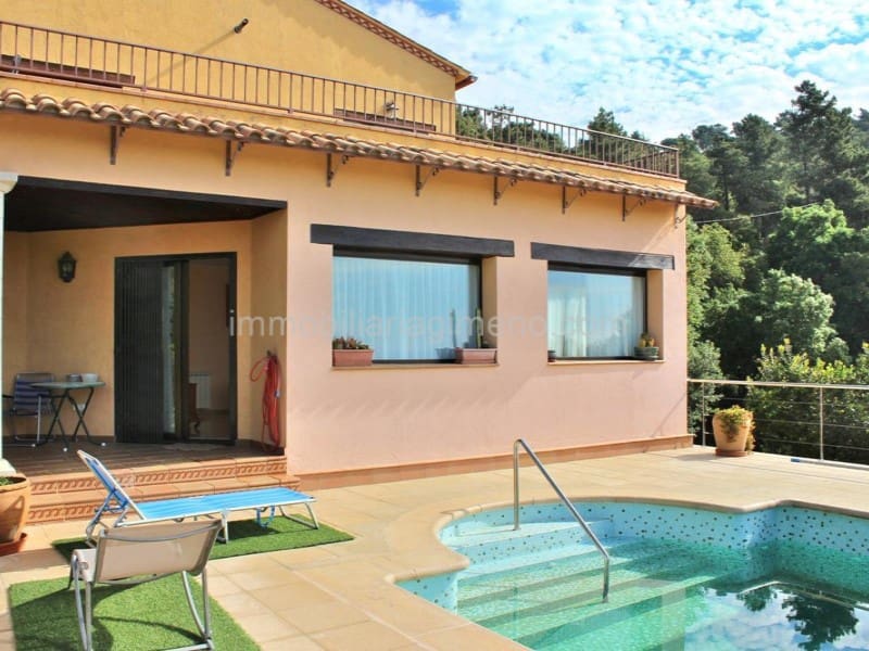 6 soveværelse Villa til salg i Lloret de Mar med swimmingpool garage - € 395.000 (Ref: 7694929)