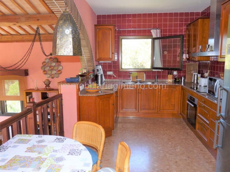 6 soveværelse Villa til salg i Lloret de Mar med swimmingpool garage - € 395.000 (Ref: 7694929)