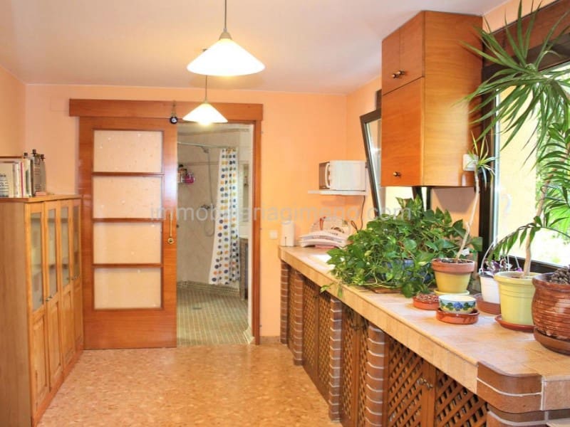 6 soveværelse Villa til salg i Lloret de Mar med swimmingpool garage - € 395.000 (Ref: 7694929)