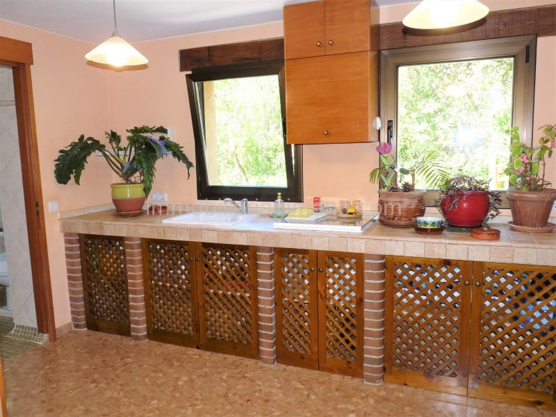 6 soveværelse Villa til salg i Lloret de Mar med swimmingpool garage - € 395.000 (Ref: 7694929)