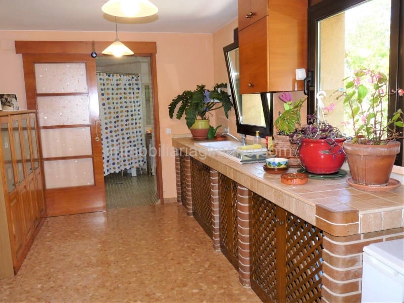 6 soveværelse Villa til salg i Lloret de Mar med swimmingpool garage - € 395.000 (Ref: 7694929)