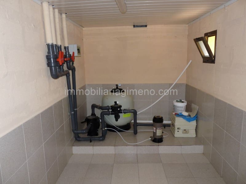 6 soveværelse Villa til salg i Lloret de Mar med swimmingpool garage - € 395.000 (Ref: 7694929)