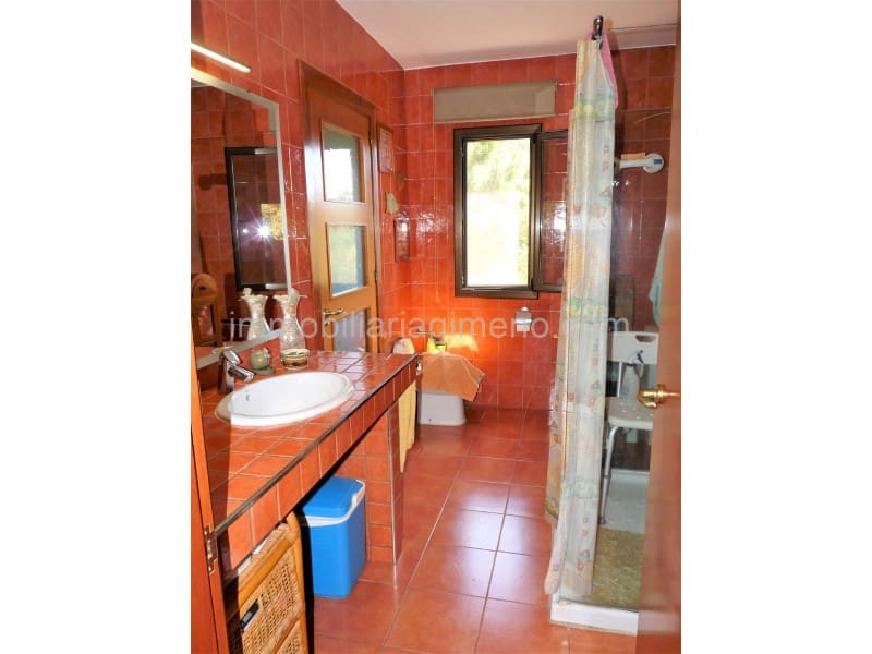 6 soveværelse Villa til salg i Lloret de Mar med swimmingpool garage - € 395.000 (Ref: 7694929)