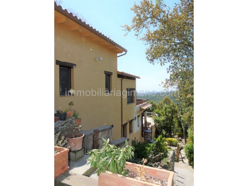 6 soveværelse Villa til salg i Lloret de Mar med swimmingpool garage - € 395.000 (Ref: 7694929)