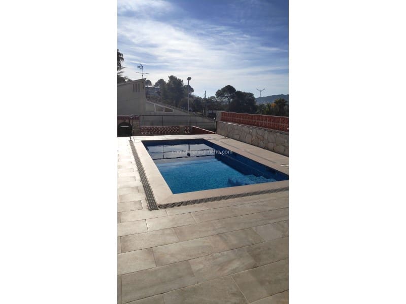 4 soveværelse Byhus til salg i Lloret de Mar med swimmingpool garage - € 396.000 (Ref: 8093884)