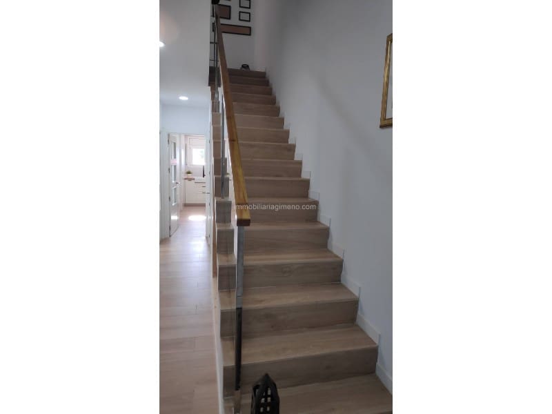 4 soveværelse Byhus til salg i Lloret de Mar med swimmingpool garage - € 396.000 (Ref: 8093884)