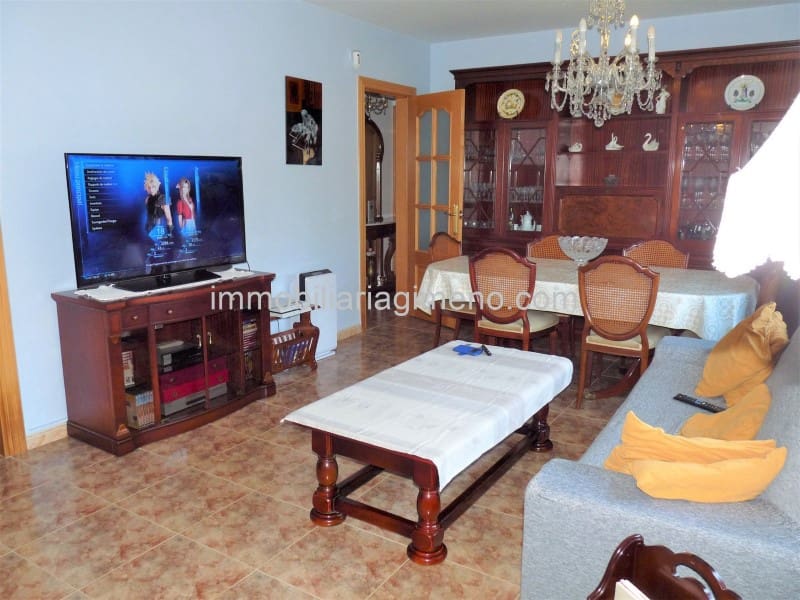 3 soveværelse Villa til salg i Lloret de Mar med garage - € 280.000 (Ref: 8243606)