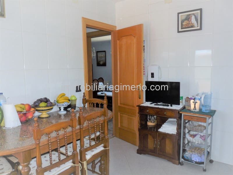 3 soveværelse Villa til salg i Lloret de Mar med garage - € 280.000 (Ref: 8243606)