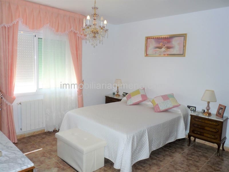 3 soveværelse Villa til salg i Lloret de Mar med garage - € 280.000 (Ref: 8243606)