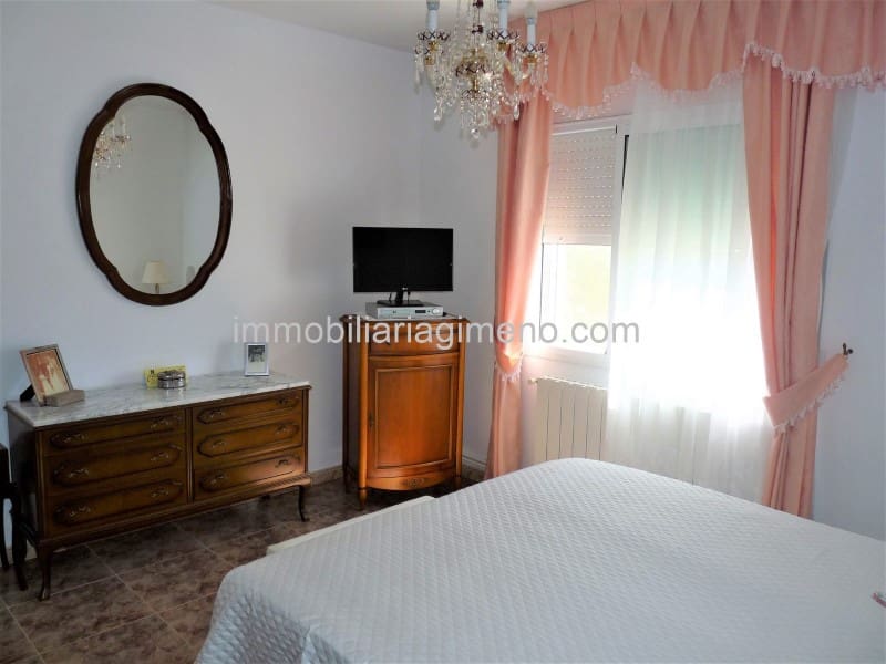 3 soveværelse Villa til salg i Lloret de Mar med garage - € 280.000 (Ref: 8243606)