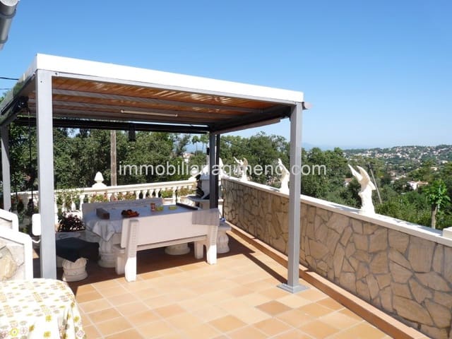 3 bedroom Villa for sale in Urbanitzacions del Nord, Lloret de Mar with garage - € 280,000 (Ref: 8243606)