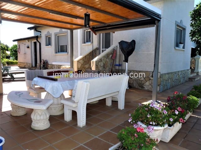 3 bedroom Villa for sale in Urbanitzacions del Nord, Lloret de Mar with garage - € 280,000 (Ref: 8243606)