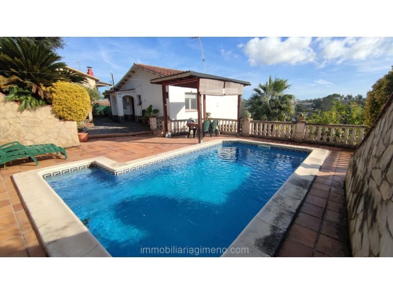 4 chambre Villa/Maison à vendre à Lloret de Mar avec piscine garage - 350 000 € (Ref: 8643534)