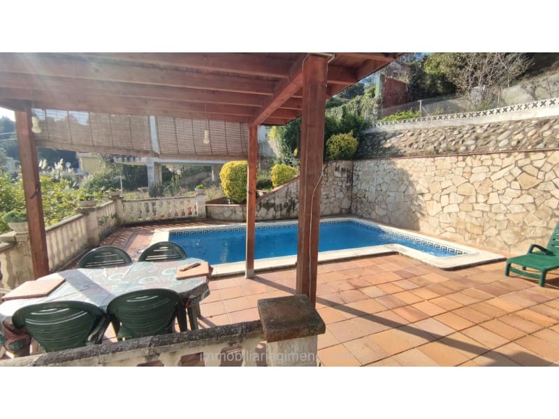 4 chambre Villa/Maison à vendre à Lloret de Mar avec piscine garage - 350 000 € (Ref: 8643534)