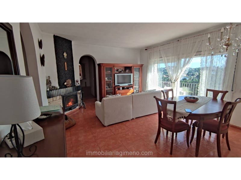 4 chambre Villa/Maison à vendre à Lloret de Mar avec piscine garage - 350 000 € (Ref: 8643534)