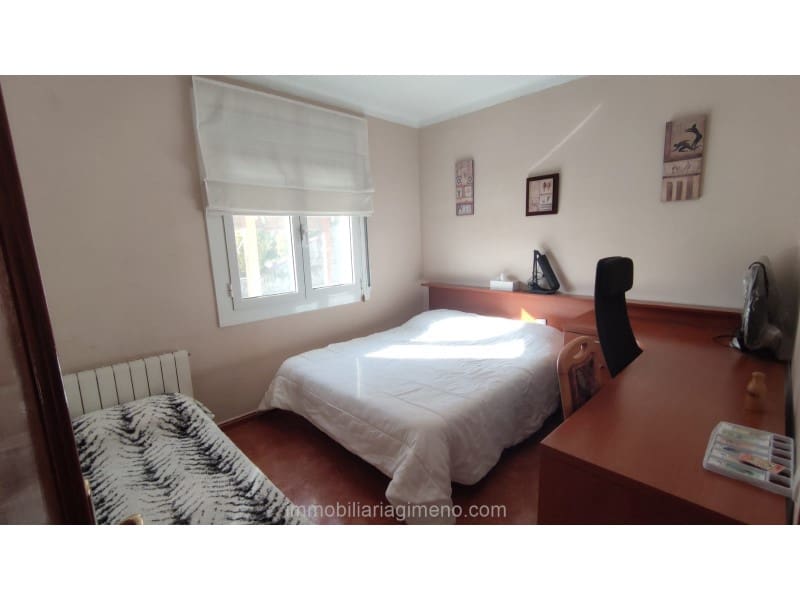 4 chambre Villa/Maison à vendre à Lloret de Mar avec piscine garage - 350 000 € (Ref: 8643534)